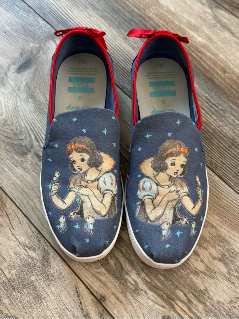 TOMS x Disney Snow White Navy Slip-On Shoes
